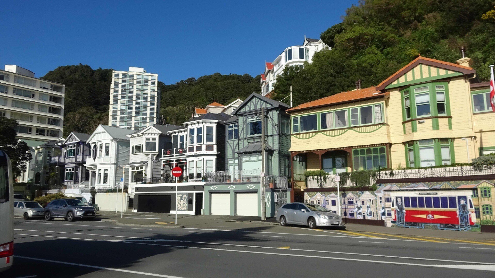 Discover Historical Oriental Bay